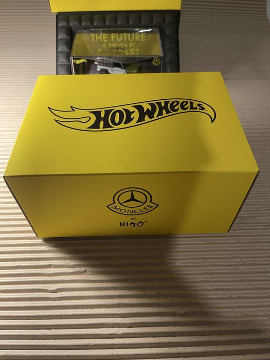 Hot Wheels x Mercedes-Benz Projekt G-Klasse Past II Future