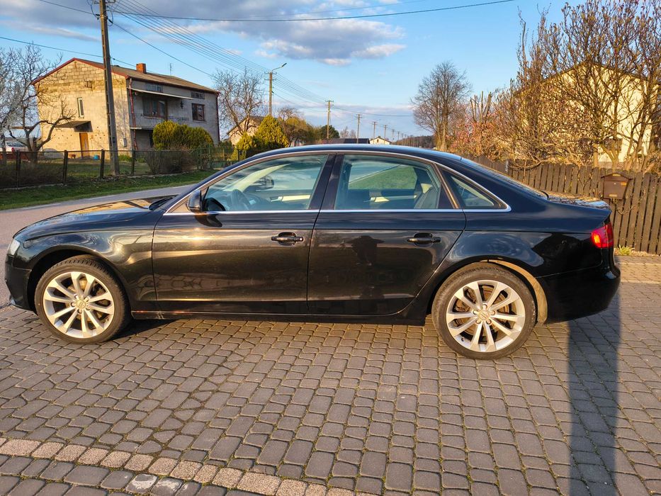 Audi A4 B8, Sedan