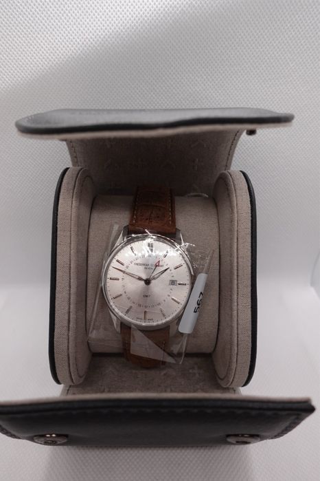 Frédérique Constant (Novo com plásticos)