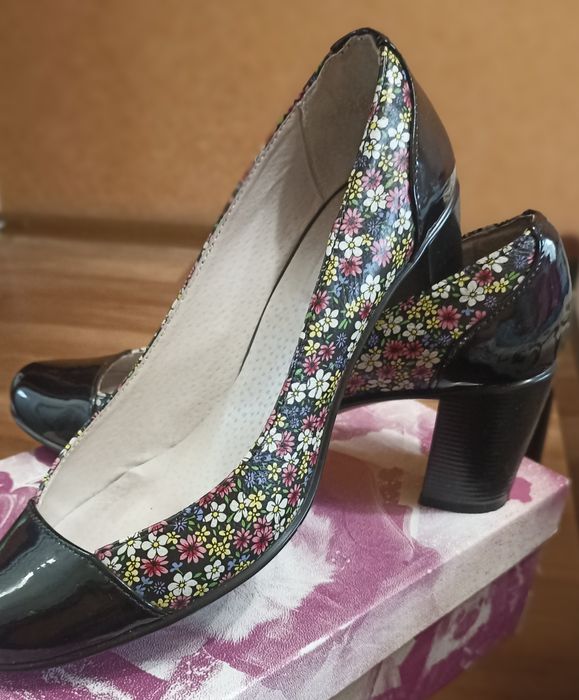 Продам Туфли женские