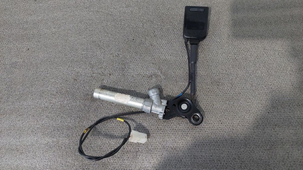 Encaixe de cinto frente esquerdo CITROËN Berlingo Van (M_)