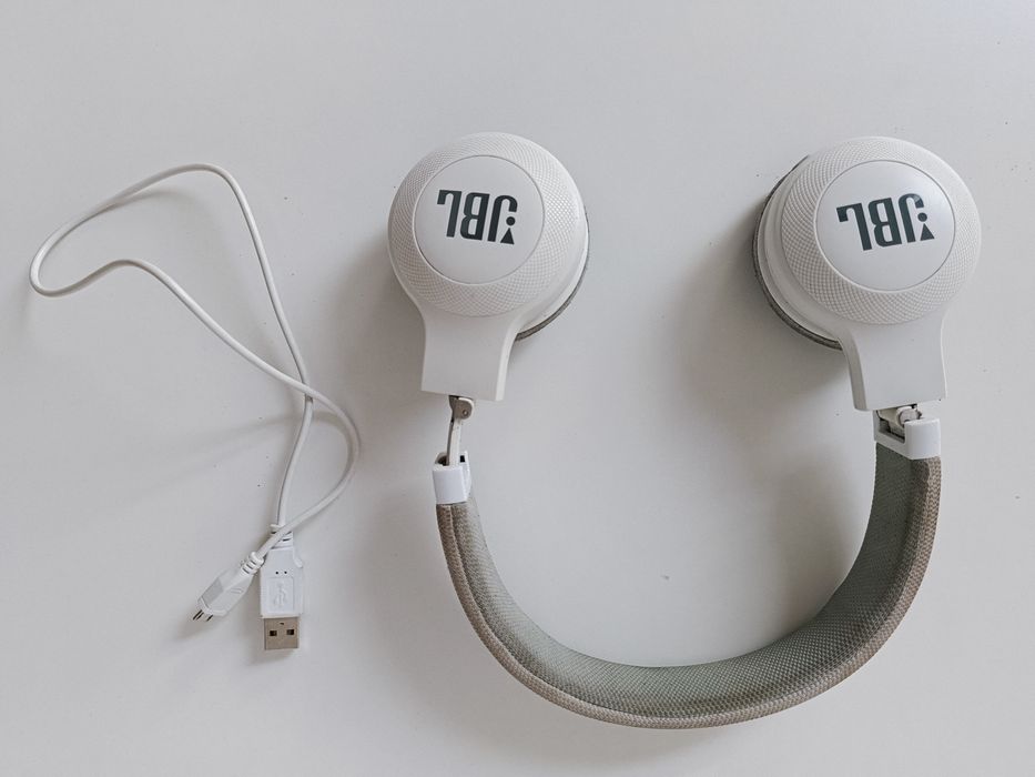 Słuchawki JBL nauszne bezprzewodowe bluetooth białe