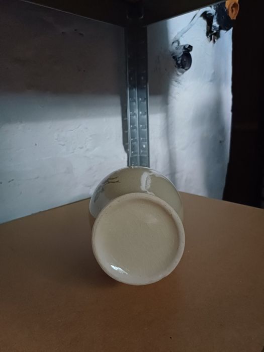 Wazon na kwiaty z uszami