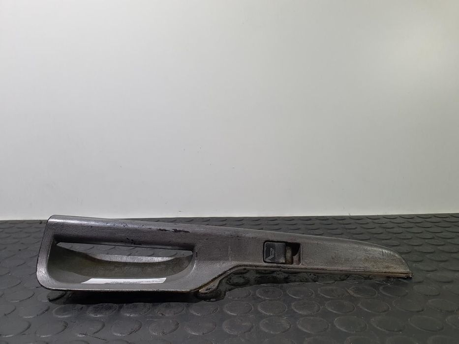 COMANDO ELEVADOR DE VIDRO FRONTAL DIREITO SEAT IBIZA II 1999 -6K0867172