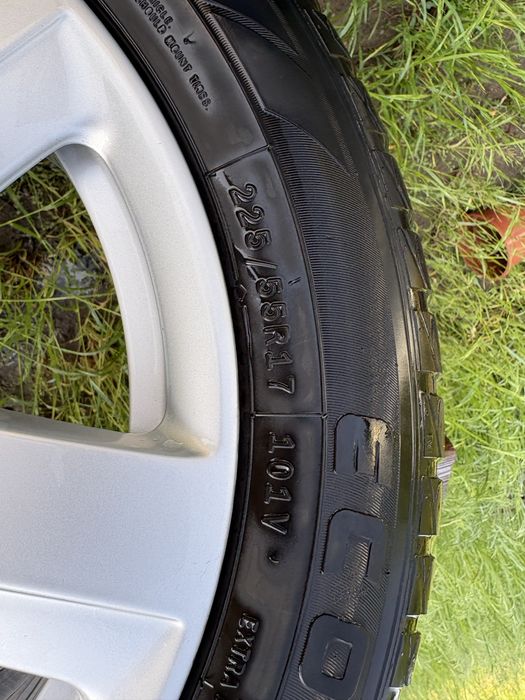 Felgi aluminiowe 17 cali Audi opony zimowe