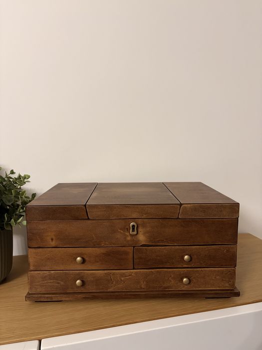 Caixa guarda joias / costura de madeira