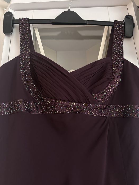 Elegancka sukienka komtajlowa