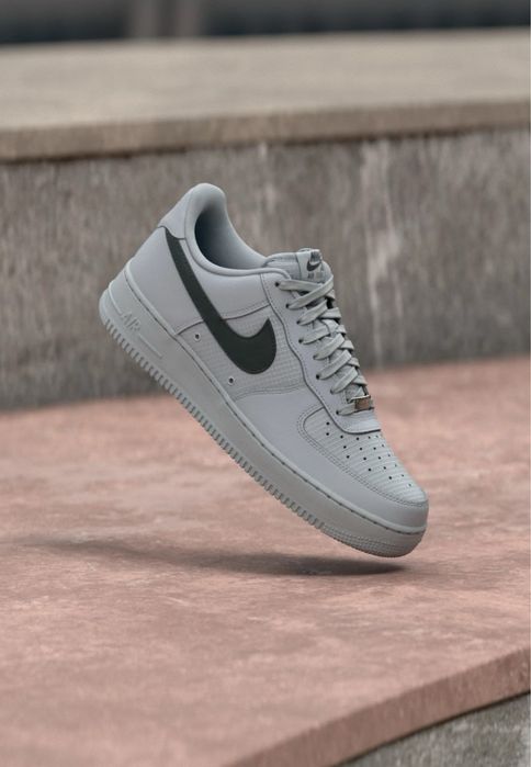 Nike Air Force 1 07 LV8 Tech сірі кросівки розмір 43 оригінал