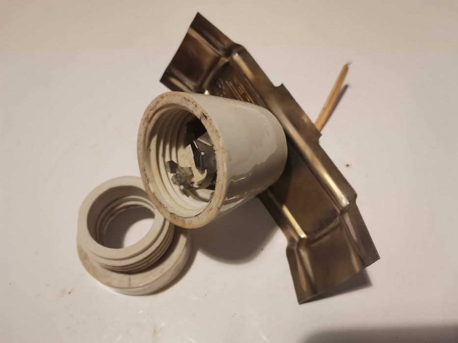 Ceramiczna oprawka żarówki PRL