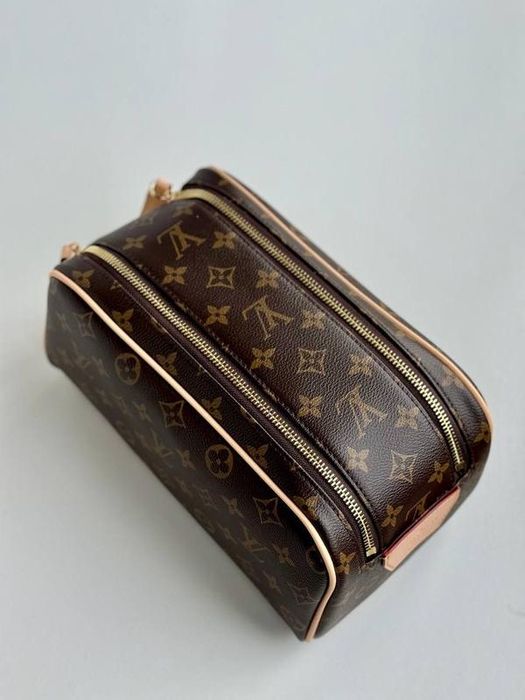 Велика косметичка в стилі відомого бренду