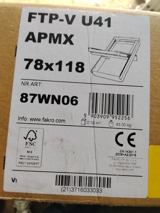 Okno dachowe fakro 78x118 z kołnierzem