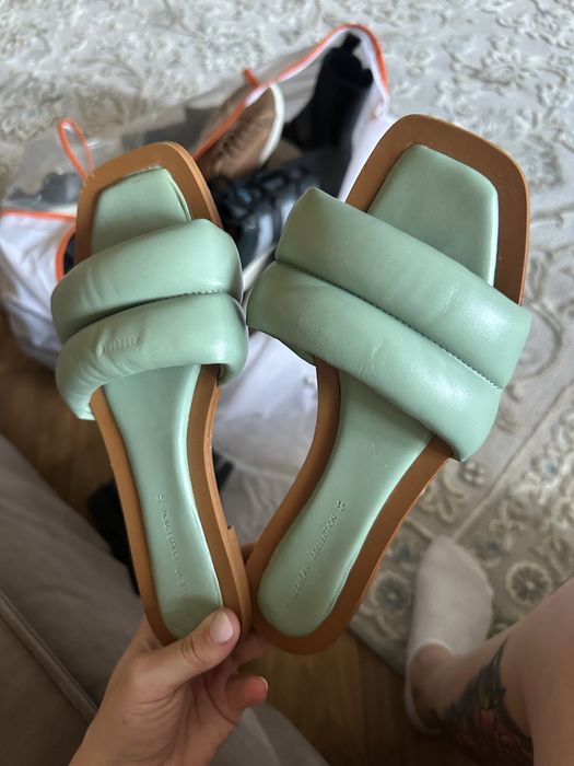 Шльопанці від poull&bear 35 розмір