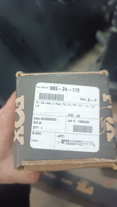 Амортизатори FOX 2.0 на Jeep Wrangler Rubicon JL комплект