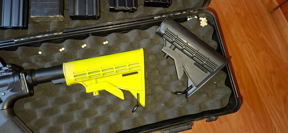 Pack Airsoft: Réplica M4 + Colete Tático + ACOG + Acessórios