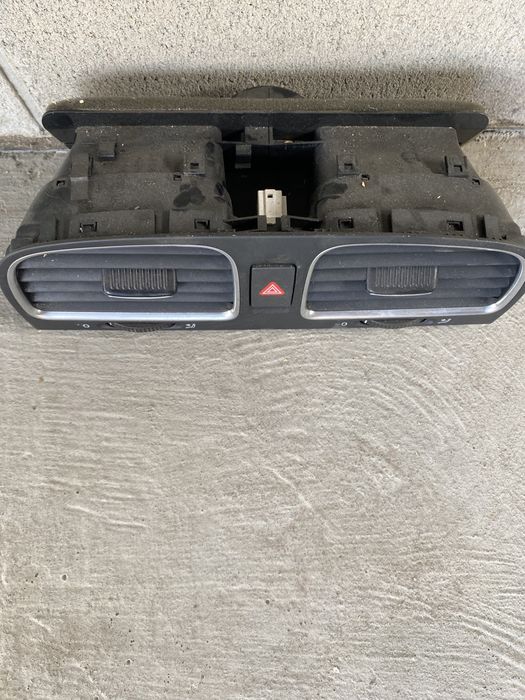 Дефлектор обдумати салону з кнопкою аварійної зупинки