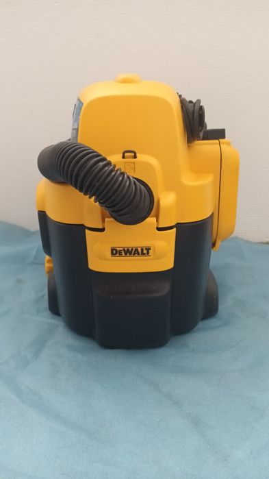 Пилосос  акумуляторно - мережевий  Dewalt DC500