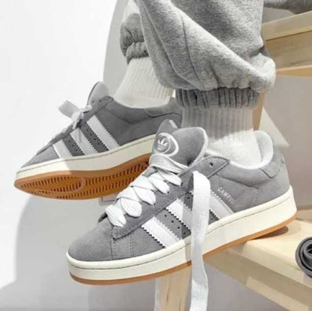 Biało-szare trampki Adidas, rozmiar 45, styl retro, amortyzowane
