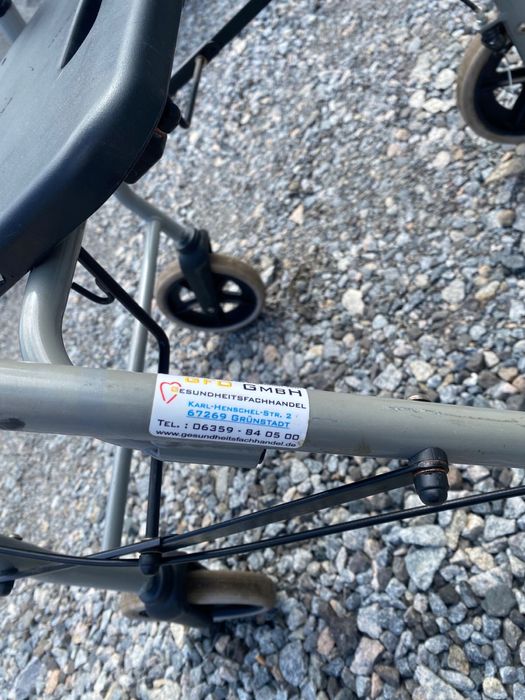 Продам инвалидную коляску