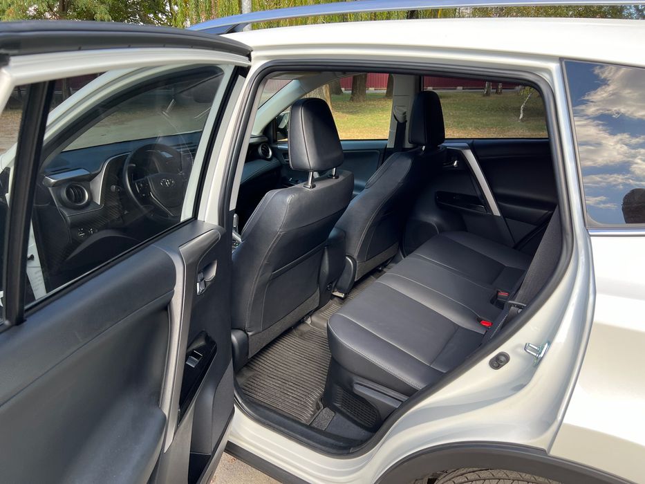 Продам Тойота раф 4