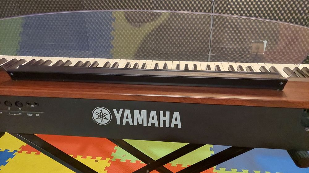 Piano Yamaha P-155