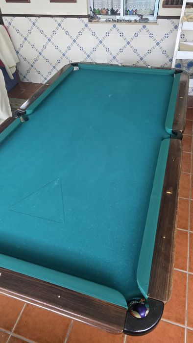 Mesa de Snooker / Bilhar 
Vende-se mesa de snooker em bo