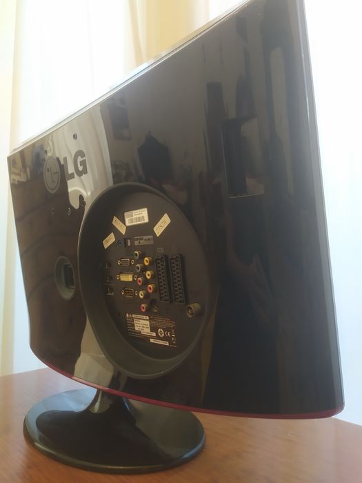 Televisão LG flatron m237wd-pz para aproveitamento de peças