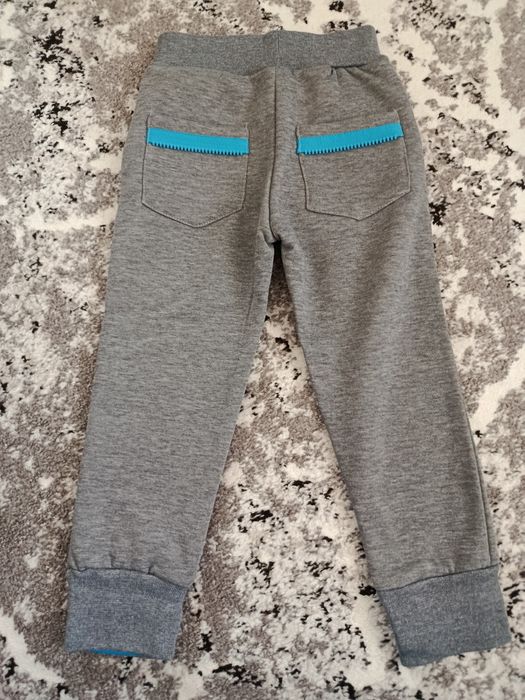 Штани дитячі р.104 ціна 350 грн.