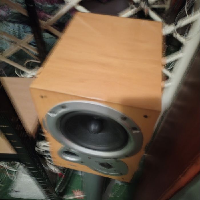 Unikatowe kolumny Cyrus CLS 70 + oryginalne standy z kolcami  w bdb stanie