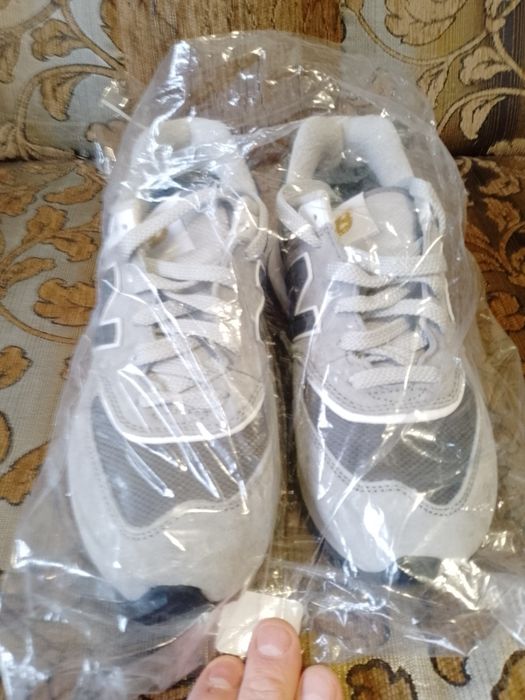 Продам женские красовки! Оригинал!