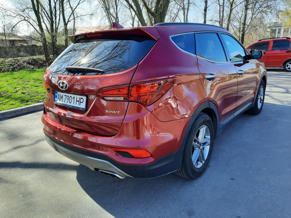 Продаю Hyundai Santa Fe 2016