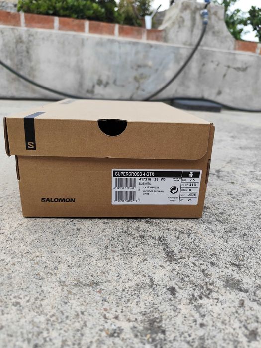 Sapatilhas Salomon pretas, modelo Supercross 4GTX, em GORE-TEX