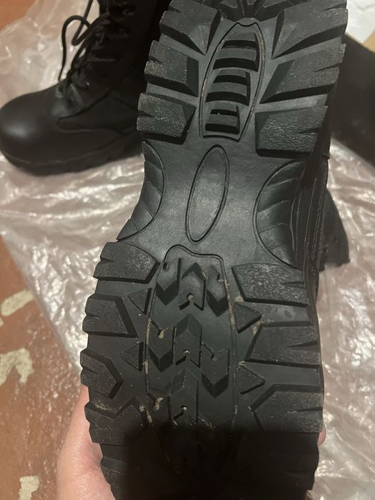 Тактичні черевики Mil-Tec Security Boot — ідеальний вибір для служби, охорони та міста!