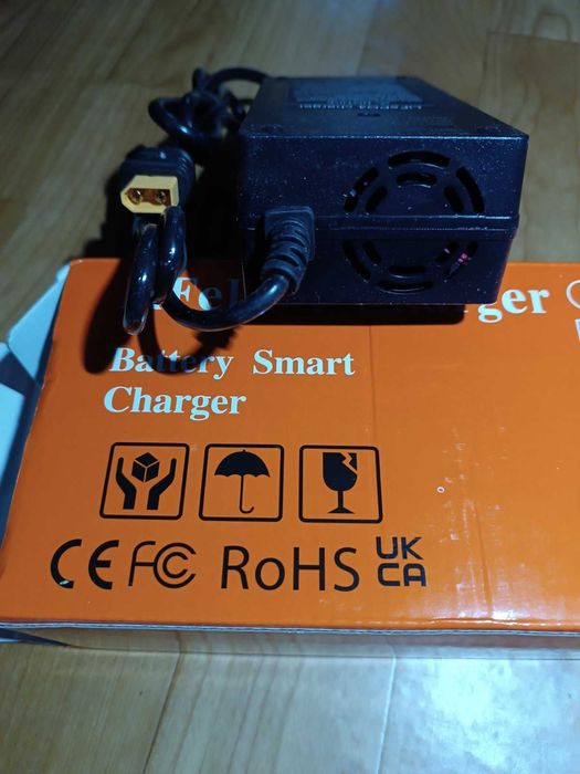 Зарядний пристрій Lifepo4 12v/14.6V 10A