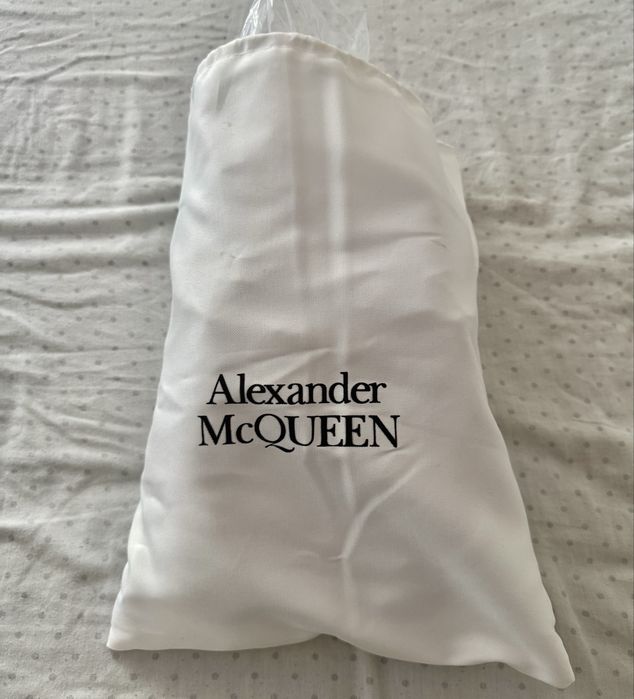 Alexander McQueen 42
