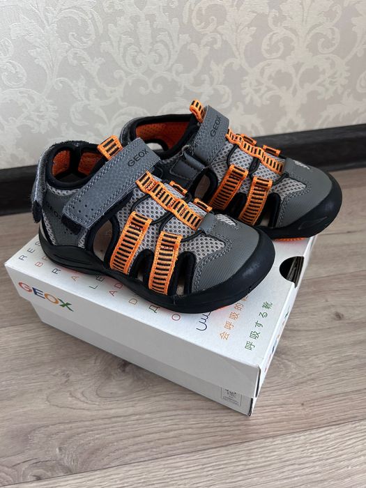 Босоніжки Geox для хлопчика 28 розмір