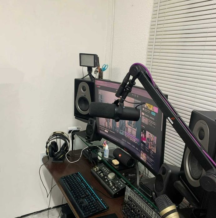 Мікрофон з радіо інтерфейсом микрофон студійний Podcast Studio Shure