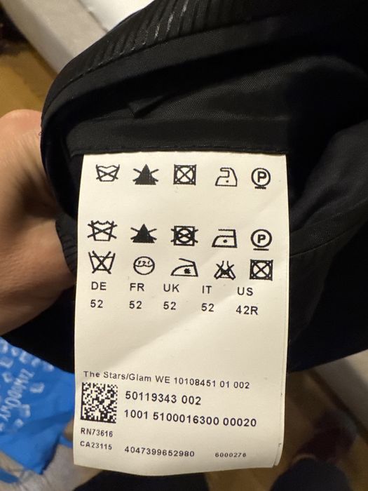 Garnitur ślubny  Hugo Boss, 3 czesciowy rozm. 52