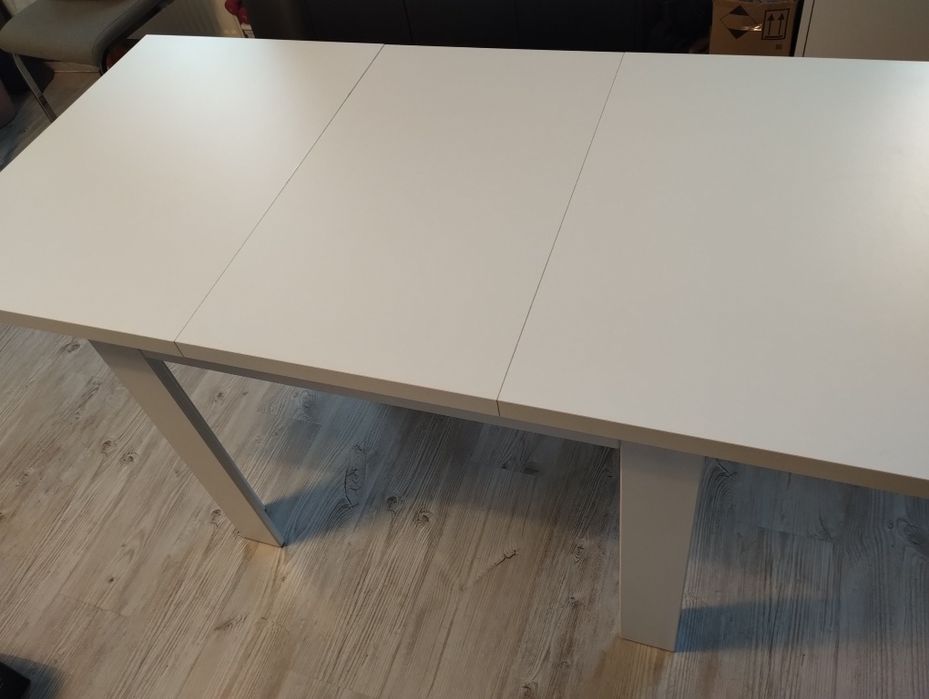 Stół biały rozkładany