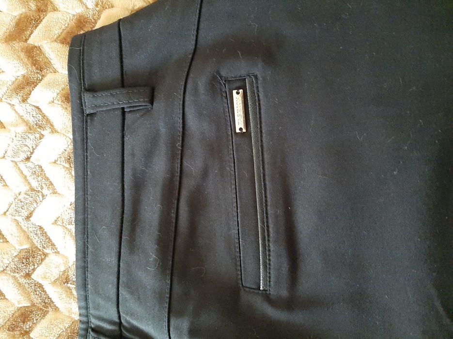 Calça preta modelo clássico ( novas) tam.xxl mas vestem pouco 10€