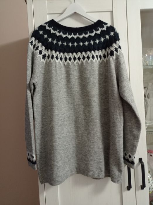 Sweter damski wzorki C&A