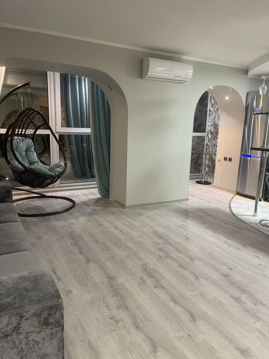 Подобова оренда квартири VIP 95 квартал.  6м панорамного вида на город