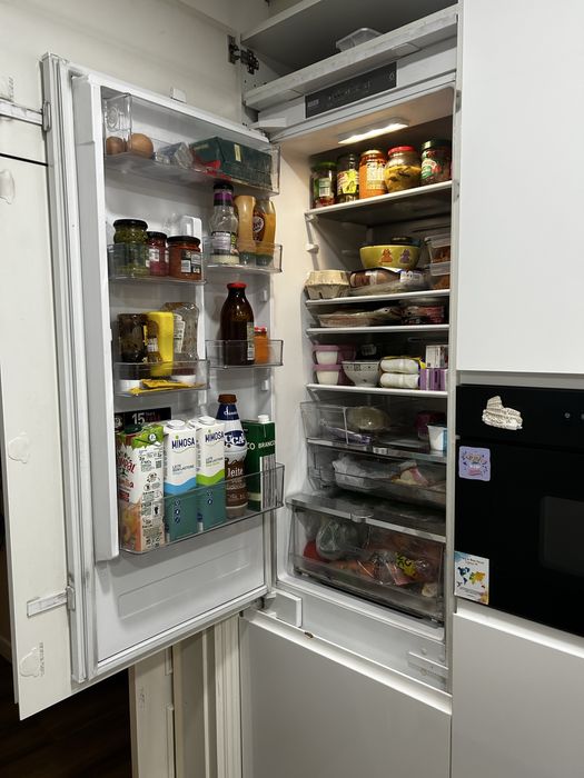 Frigorífico Combinado de Encastre Whirlpool No Frost, 6th Sense, 193cm