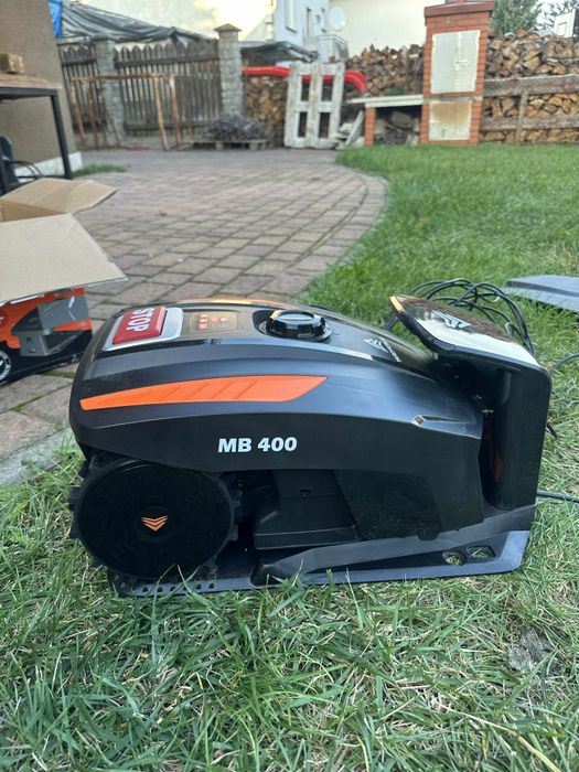 Robot koszący firmy FORCE YARD model MB400