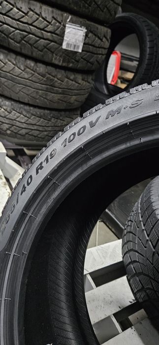 245 40 19 + 285 35 19 100V Зима  Комплект Pirelli з Європи Склад Київ