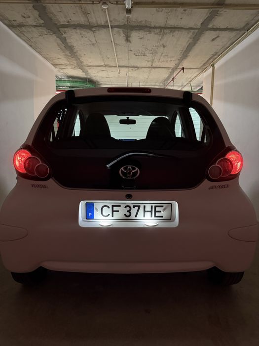 Toyota Aygo • Restyling 2013 • Ecran • Jantes Especiais • Revisado • Bem Estimado • AC