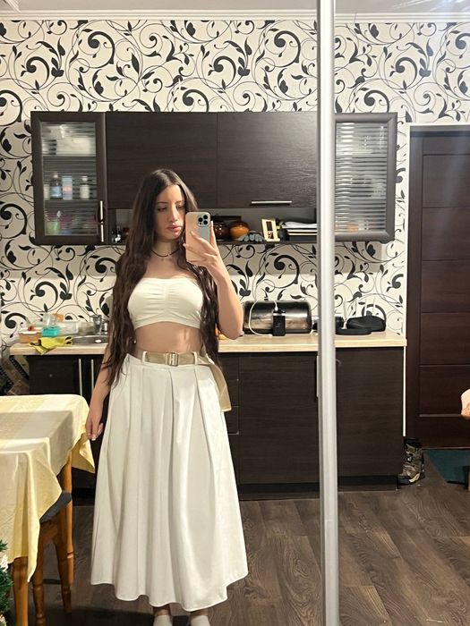 Юбка жіноча шкіряна біла