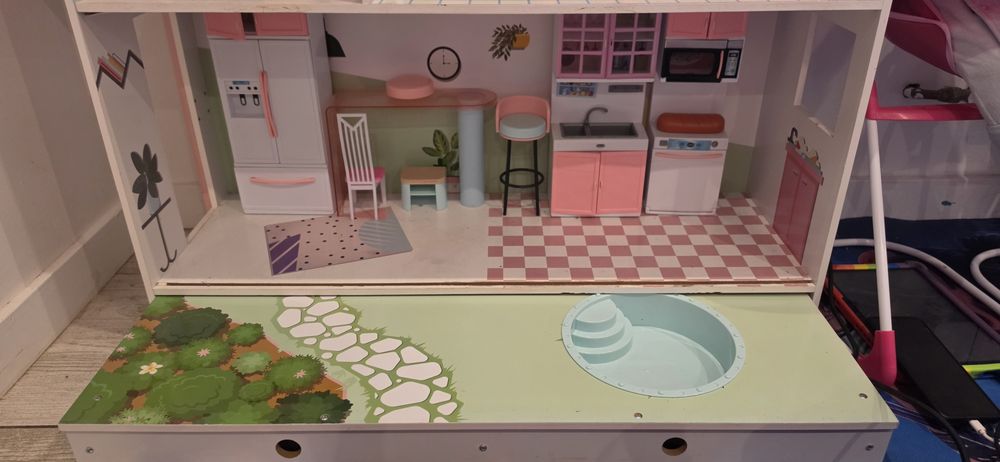 Domek piętrowy XXL z windą dla lalek Barbie