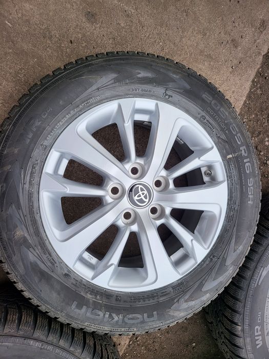 Koła zimowe 205/65/16 Toyota Yaris Cross 5x114,3 ET45 8,5mm-8mm