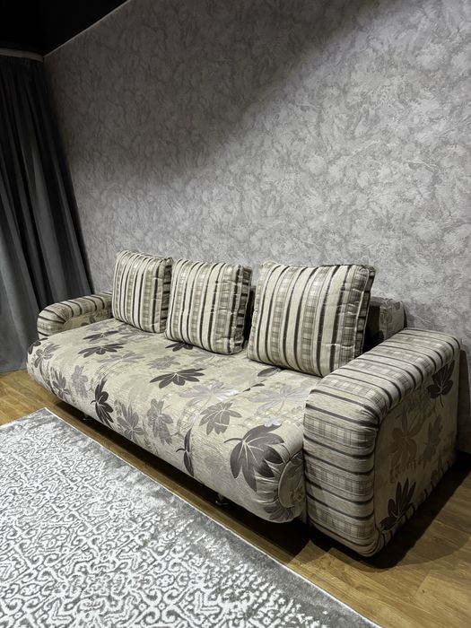 Продам диван.