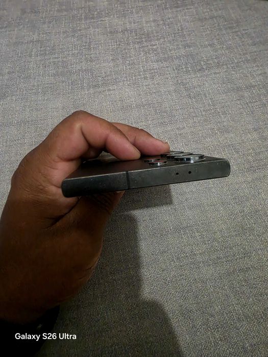 Samsung Galaxy S24 Ultra em excelente condições.